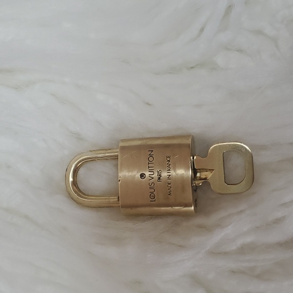 Louis Vuitton Lock and Key #314 - Picture 3 of 4